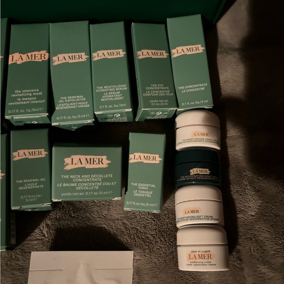 La Mer Skincare Collection in Teal and Peach - Picture 3 of 7